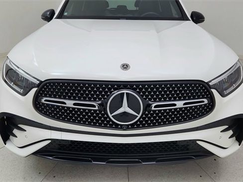 Used 2024 Mercedes-Benz GLC 300 4MATIC w/ AMG Line image 8