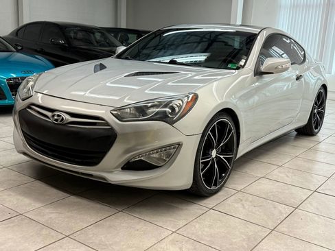 Used 2013 Hyundai Genesis 3.8 image 3