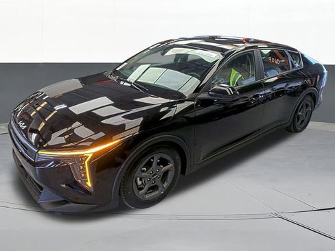 Used 2025 Kia K4 FWD image 2