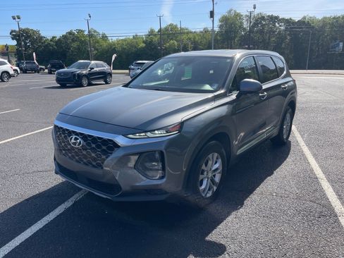 Used 2020 Hyundai Santa Fe SE FWD image 3