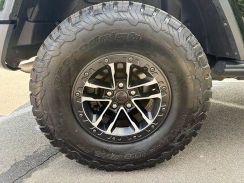 Used 2024 Jeep Wrangler Unlimited Rubicon AWD/4WD image 29
