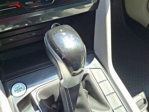 Used 2023 Volkswagen Tiguan SE w/ Panoramic Sunroof Package AWD/4WD image 16