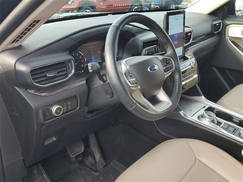 Certified 2022 Ford Explorer Limited w/ Limited Technology Package image 13