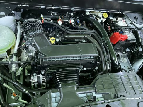 Used 2025 Ford Maverick XL w/ Equipment Group 102A AWD/4WD image 29