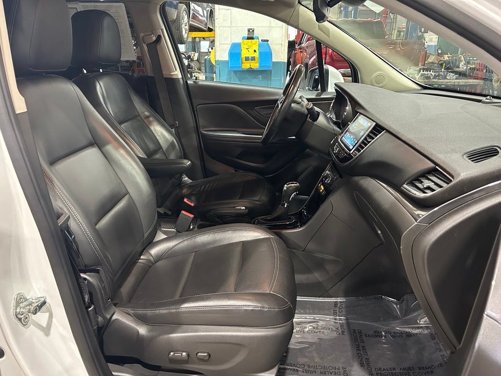 Used 2020 Buick Encore Essence AWD/4WD image 33
