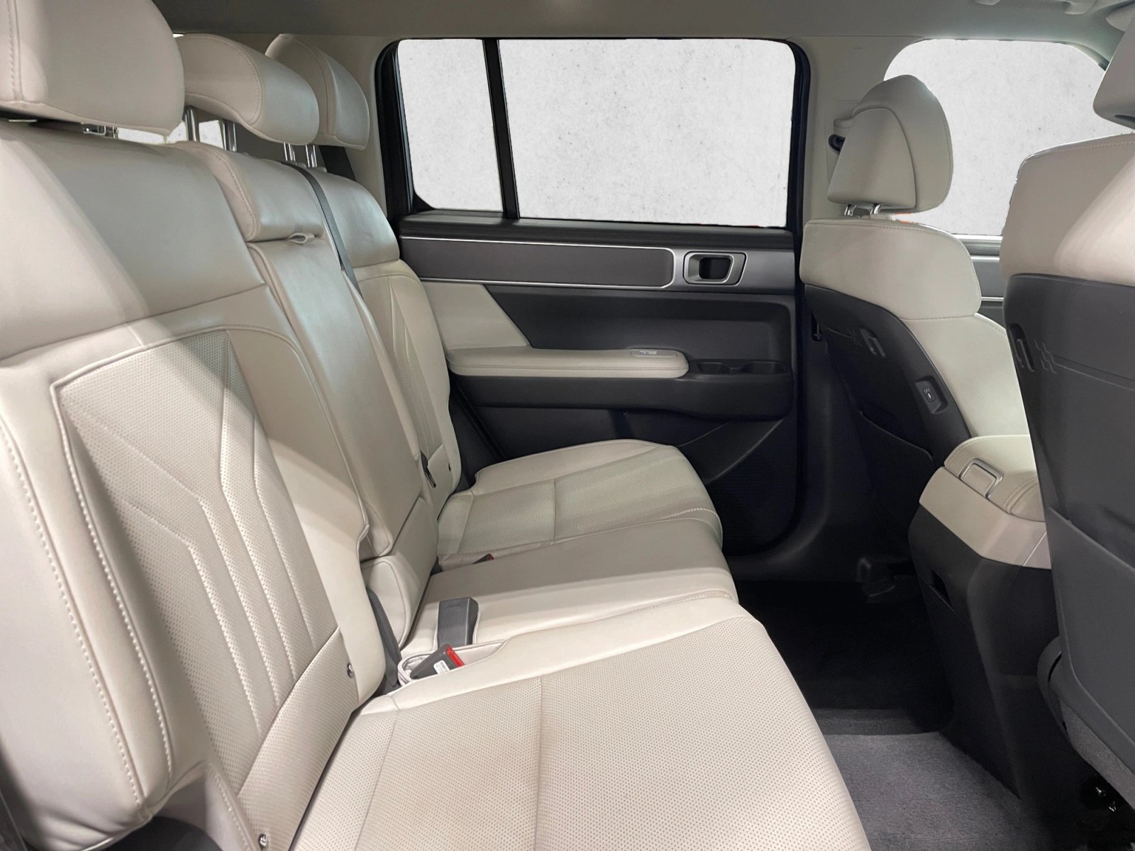 Used 2026 Hyundai Santa Fe SEL FWD image 25