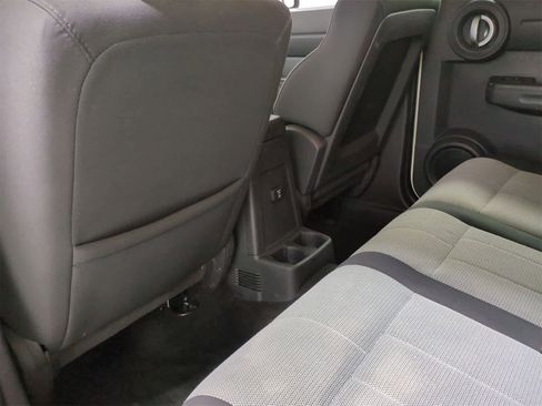 Used 2009 Dodge Nitro SE image 18