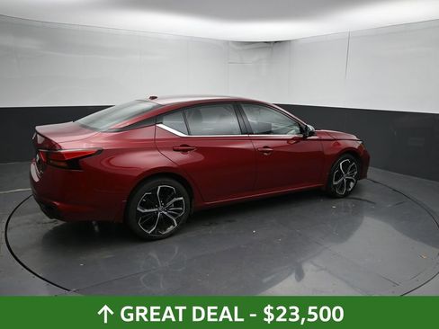 Used 2024 Nissan Altima 2.5 SR w/ SR Premium Package image 15