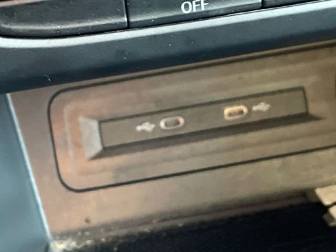 Used 2021 Volkswagen Atlas SE image 42