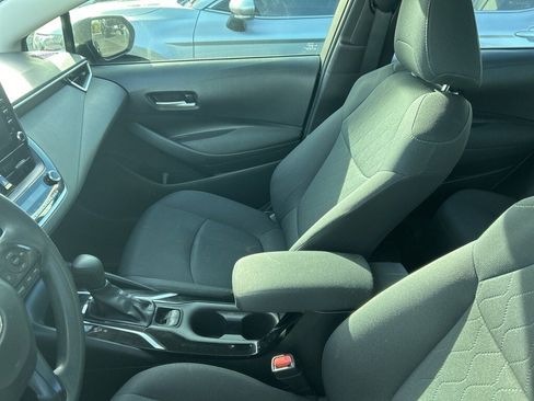 Used 2020 Toyota Corolla LE image 3