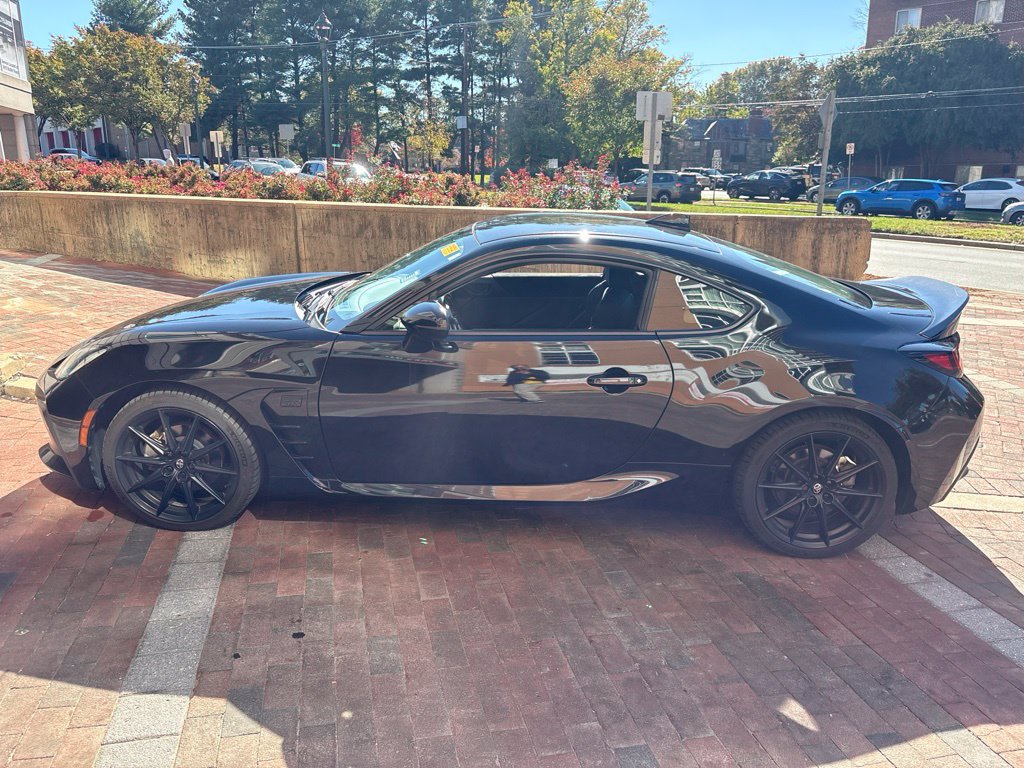 Used 2022 Toyota GR86 Premium w/ ALL Weather Mat Package (TMS) RWD image 6