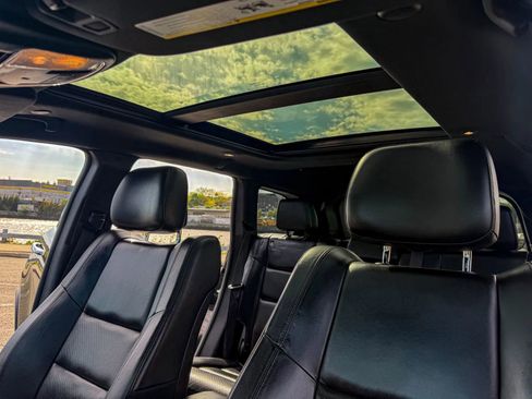 Used 2019 Jeep Grand Cherokee Limited w/ Luxury Group II image 20