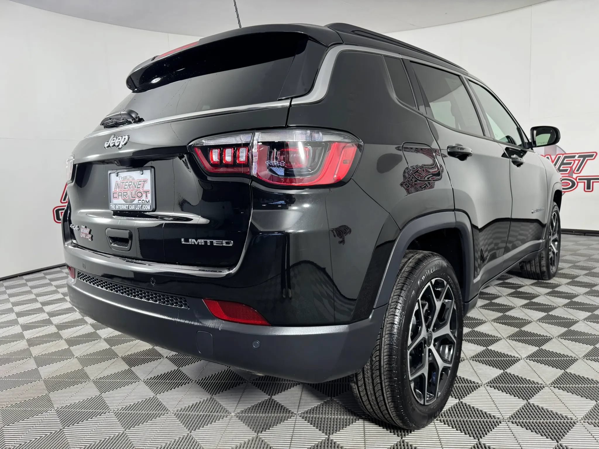 Used 2026 Jeep Compass Limited AWD/4WD image 29