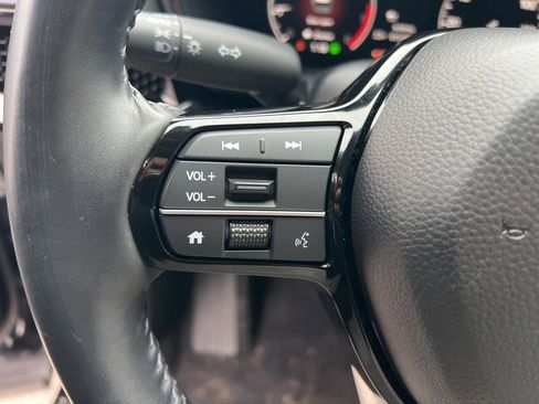 Used 2025 Honda CR-V EX-L image 13