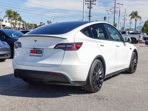 Used 2023 Tesla Model Y Performance image 4