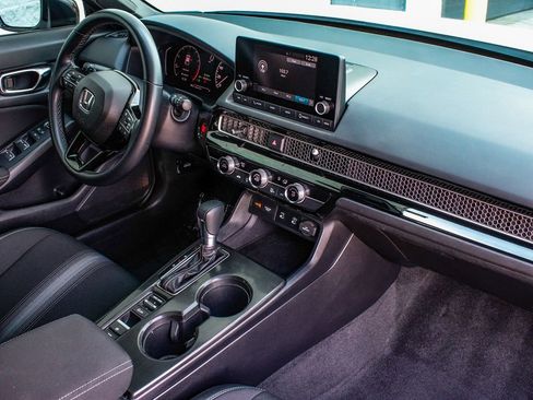 Used 2025 Honda Civic Sport image 38