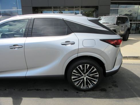 Used 2025 Lexus RX 350 w/ Convenience Package AWD/4WD image 4