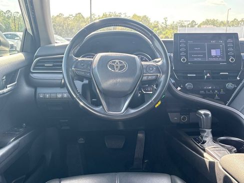 Used 2024 Toyota Camry SE FWD image 7