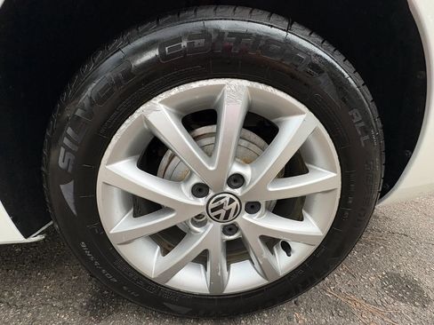 Used 2011 Volkswagen Jetta SE FWD image 41