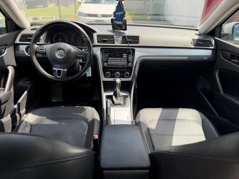 Used 2012 Volkswagen Passat 2.5 SE FWD image 16