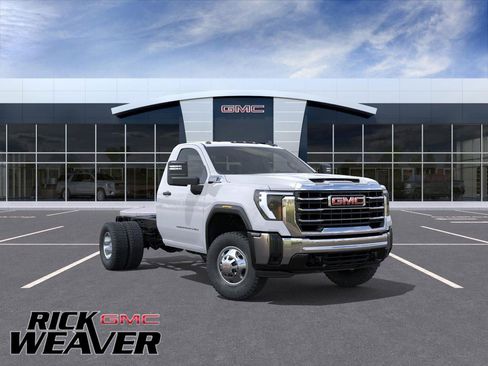 New 2026 GMC Sierra 3500 Pro w/ Convenience Package image 1