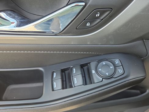 Used 2023 Chevrolet Traverse LT AWD/4WD image 31