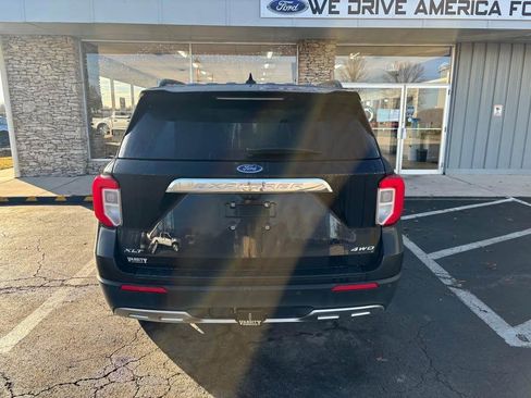 Used 2021 Ford Explorer XLT w/ Equipment Group 202A image 7
