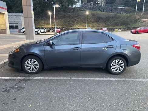 Used 2018 Toyota Corolla LE image 14