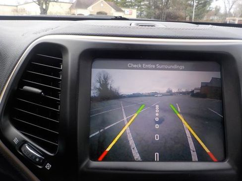 Used 2014 Jeep Cherokee Limited image 26