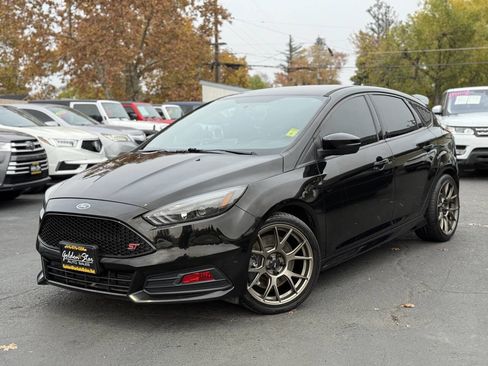 Used 2018 Ford Focus ST image 9