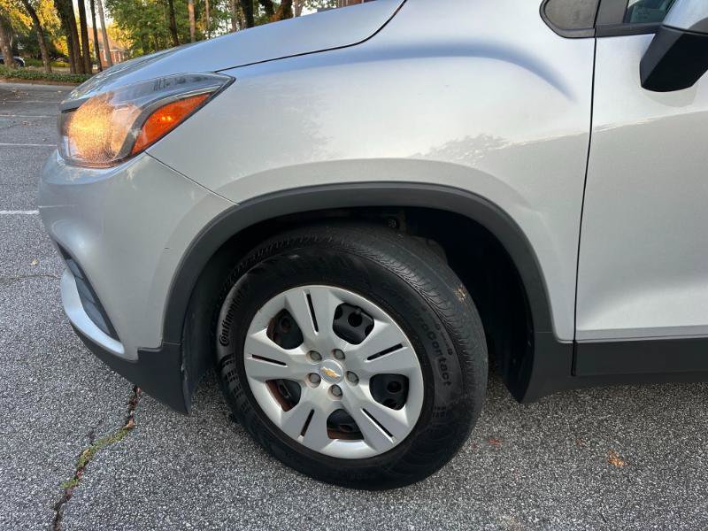 Used 2017 Chevrolet Trax LS FWD image 3