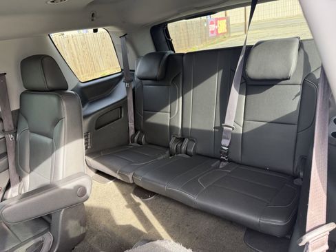 Used 2017 GMC Yukon SLT w/ Premium Edition image 21