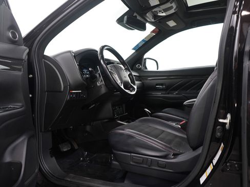 Used 2022 Mitsubishi Outlander LE image 22