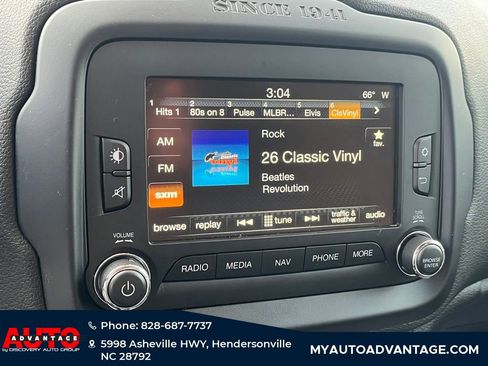 Used 2016 Jeep Renegade Limited image 15