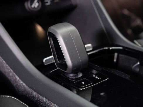 Used 2023 Volvo C40 P8 Recharge Ultimate image 17