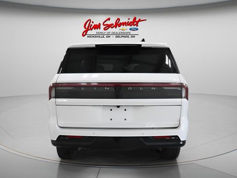 Used 2025 Lincoln Navigator Reserve w/ Jet Appearance Package AWD/4WD image 5