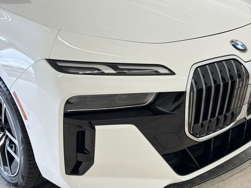 Certified 2024 BMW 760i xDrive AWD/4WD image 11