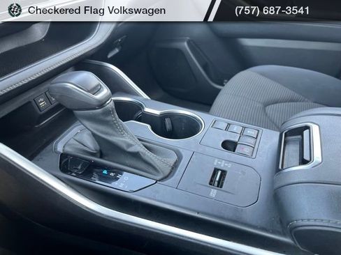 Used 2023 Toyota Highlander LE image 42