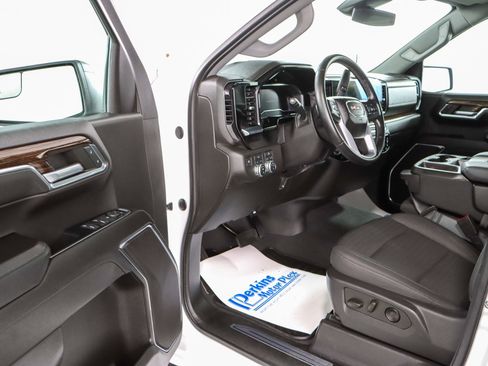 Used 2023 GMC Sierra 1500 Elevation image 3