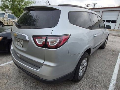 Used 2015 Chevrolet Traverse LS image 4