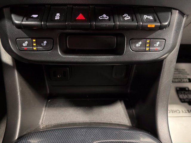 Used 2019 Chevrolet Colorado Z71 AWD/4WD image 23