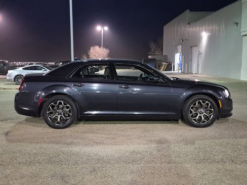 Used 2018 Chrysler 300 S image 2