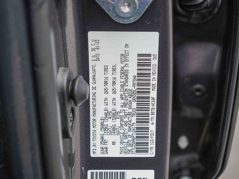 Used 2023 Toyota Tacoma TRD Off-Road AWD/4WD image 39