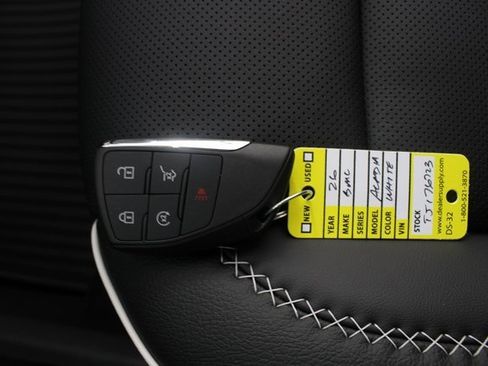 New 2026 GMC Acadia Denali w/ Super Cruise Package image 8