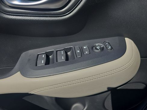 Certified 2024 Honda HR-V LX image 26
