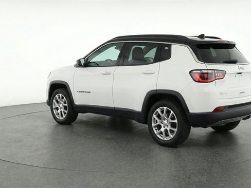 Used 2025 Jeep Compass Limited AWD/4WD image 6