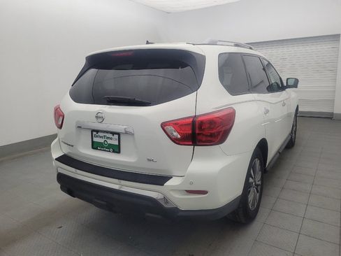 Used 2018 Nissan Pathfinder SL FWD image 9