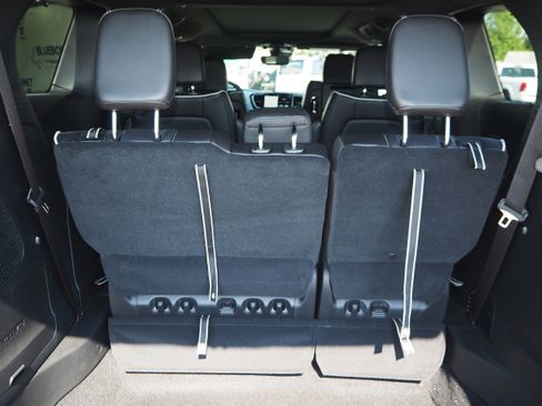 New 2026 Chrysler Pacifica Limited w/ Uconnect Theater Family Group image 9