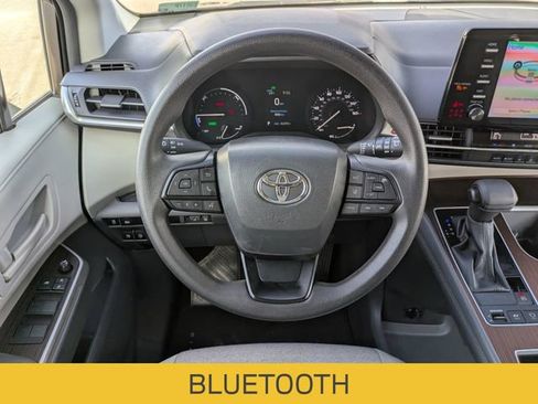 Used 2024 Toyota Sienna LE image 18