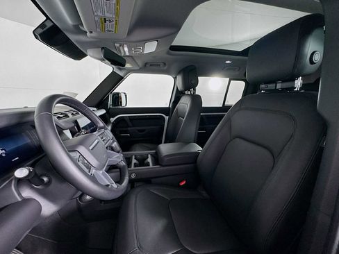 Used 2025 Land Rover Defender 110 S image 11